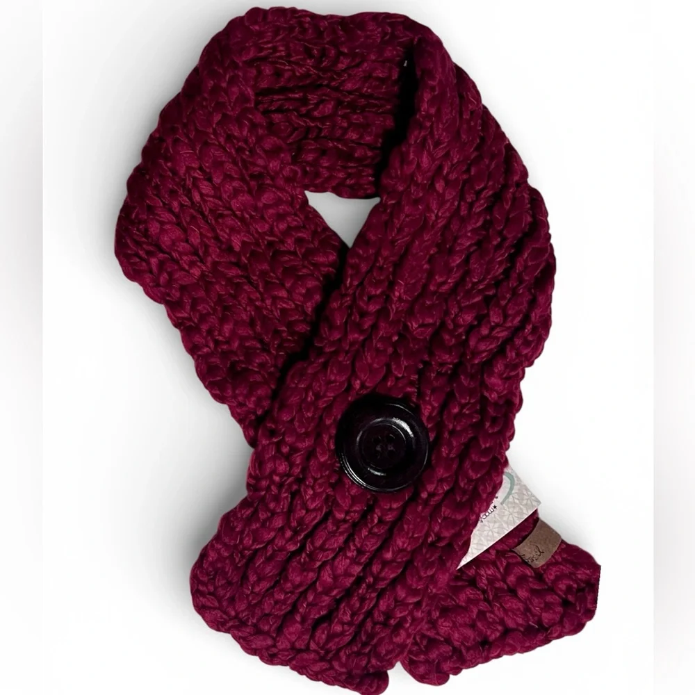 2 Fossil Cable Chunky Knit Ivy Neck Scarves NWT with Single Button -2 Neck Wraps - Picture 2 of 6